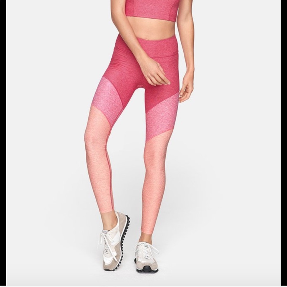 Outdoor Voiced 7/8 Warmup in Flamingo XS